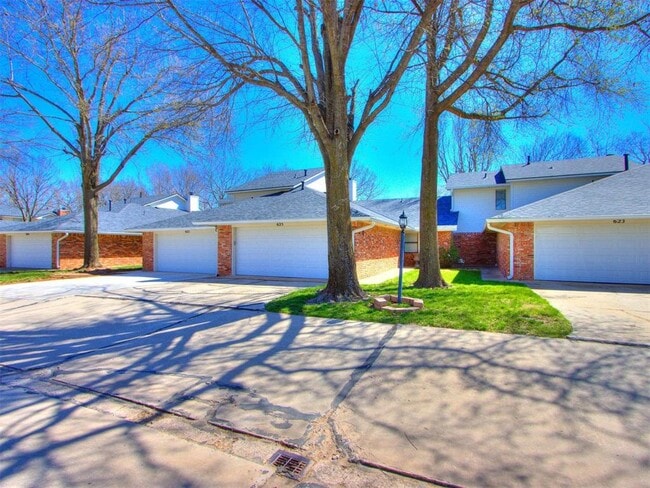 Photo - 625 36th Ave NW