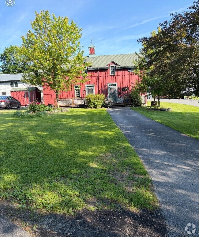 Building Photo - 30 Pilgrim Corners Rd Rental