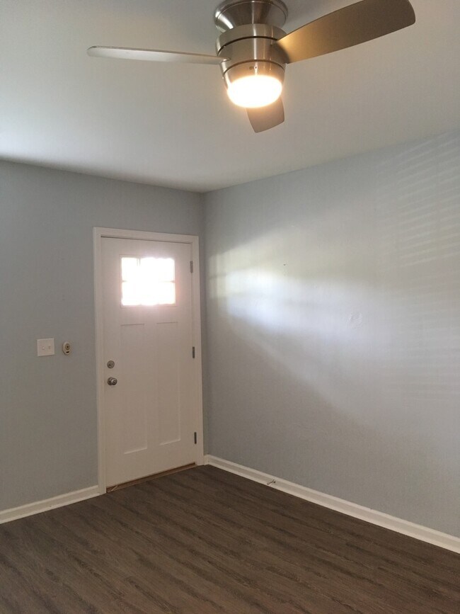 Photo - FHW914 Unit 1