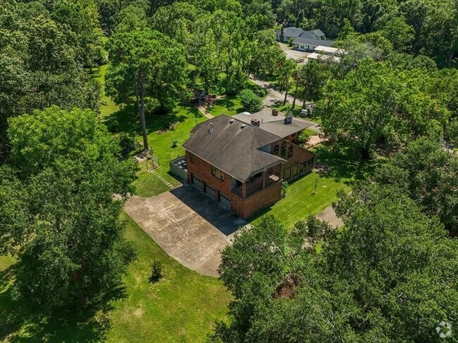 Building Photo - 3415 Bayou Dr E Rental