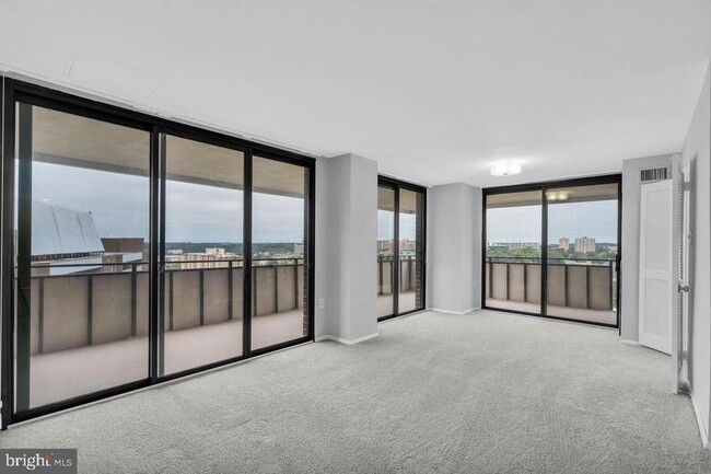 Photo - 250 S Reynolds St Unidad 1504