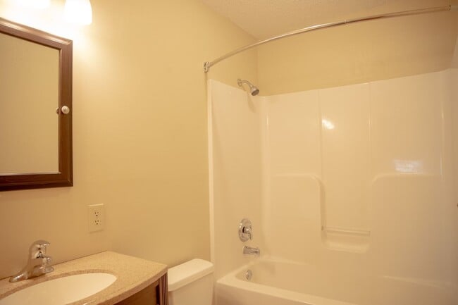 Photo - 3 bedroom/ 2 bathroom rental in Cullman City limits.