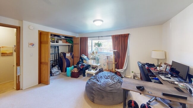 Photo - 543 Longshore Dr