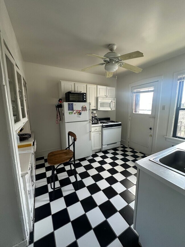 Photo - 2523 E Webster Pl