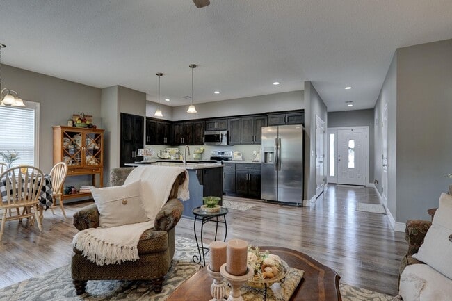 Photo - UNIT AVAILABLE 6/10/24 ! ! 2-BEDROOM 2-BATH DUPLEXES LOCATED IN NEOSHO!