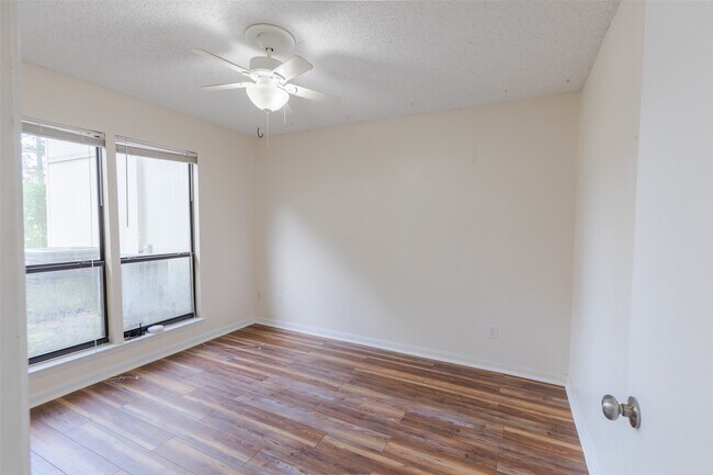 Photo - 15919 Golf Club Dr Unit 111