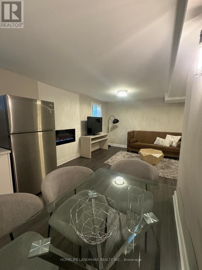 Photo - 94 Houseman Crescent