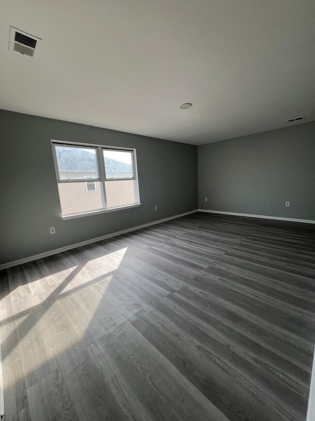 1st bedroom - 44 Elwood Ave Unit 44 Elwood ave 3 bedroom