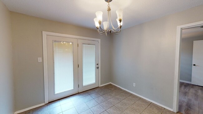 Photo - Precious updated 3 bed/1bath located in Oakleigh Heights