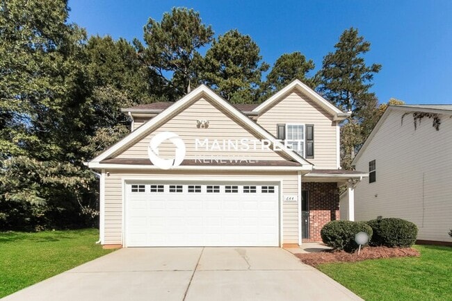 Building Photo - 3 Bedroom Pet-Friendly Home in Charlotte, NC with Main Street Renewal