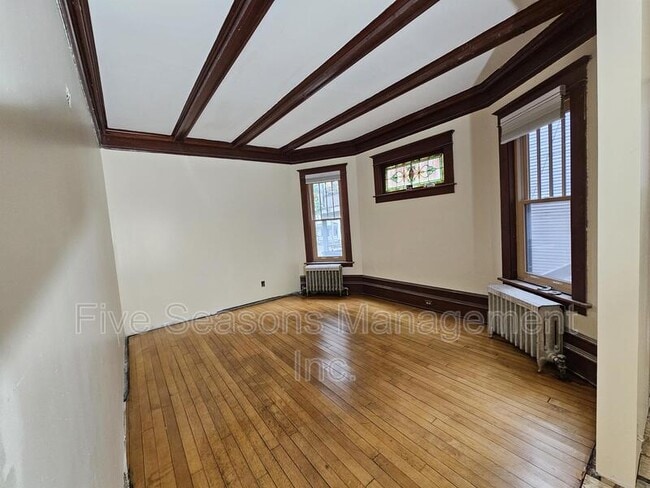 Photo - 322 Pearl St