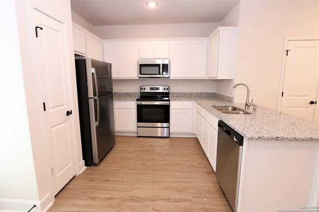 Photo - 2515 Lynwood Bnd