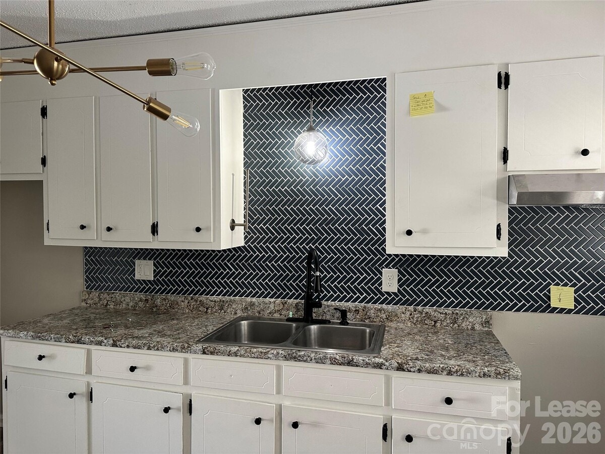Photo - 107b Sador St
