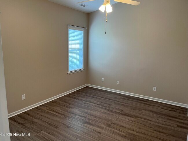 Photo - 5118 Elton Dr SE