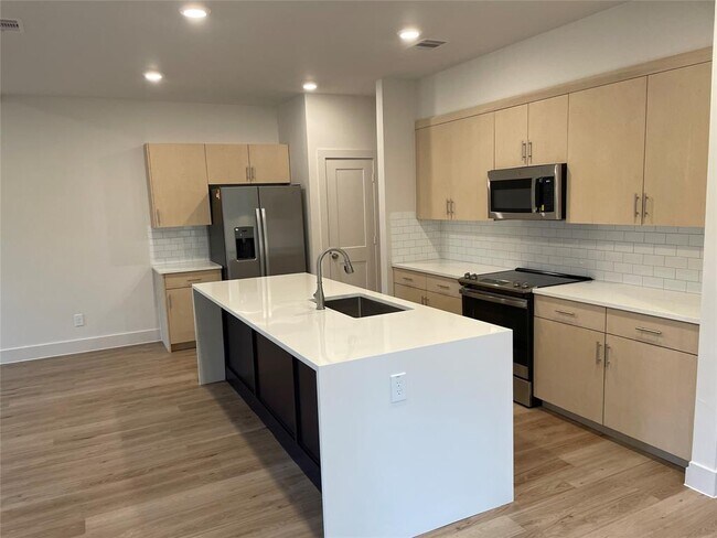 Photo - 2525 Appian Wy