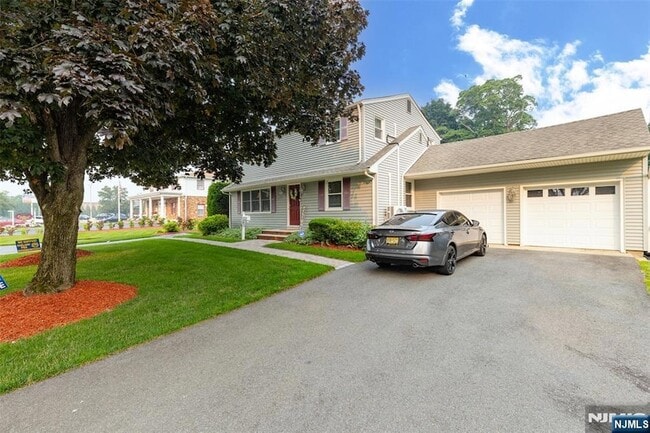 Photo - 326 Ramapo Valley Rd