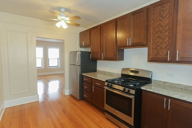 Photo - 4604 N Winchester Ave Apartments Unit 4600-3H
