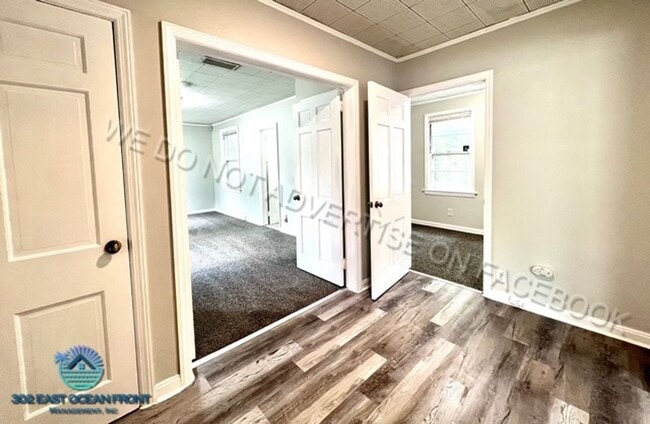 Photo - Huge 4 bedroom / 2 bathroom updated home n...