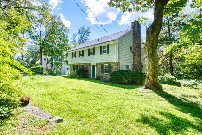 Photo - 226 Stanwich Rd