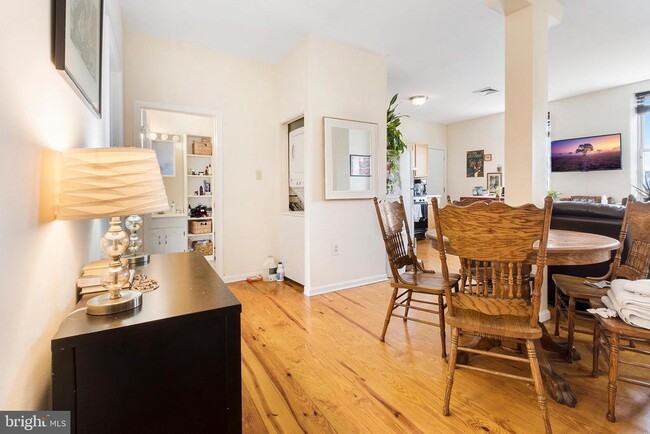 Photo - 321 N Front St Unit 4