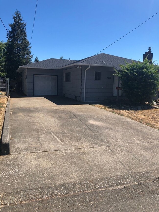 Photo - 2 Bed 1 Bath House with Garage