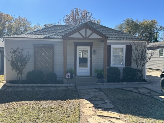 Building Photo - 3313 22nd St