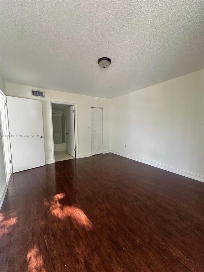 Photo - 7125 NW 186th St Unit B208