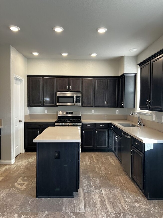 Photo - 790 Sarcinella Ct