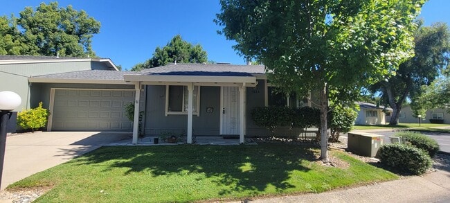 Building Photo - 2 Bedroom Condo Near Sacramento River Trail