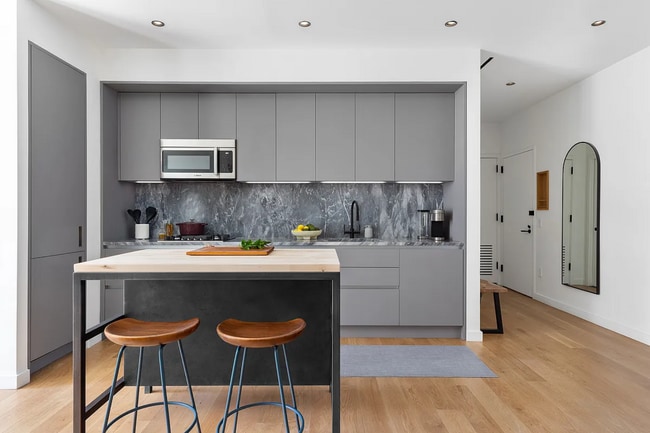 Photo - 547 W 47th St Unidad 604