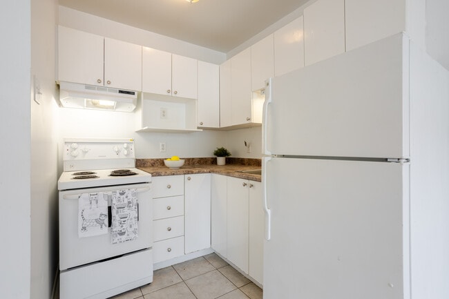 Photo - 4320 Boul Métropolitain E