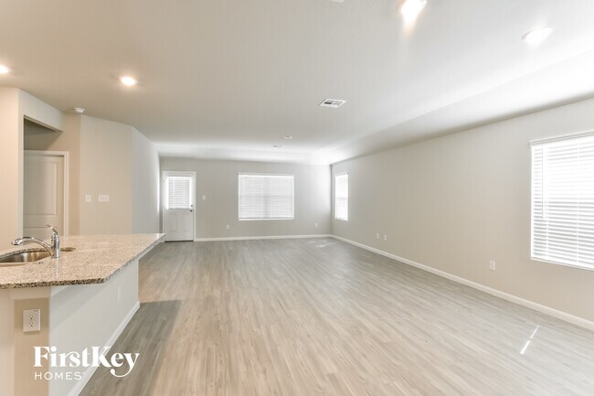 Photo - 6620 Hatchery Way