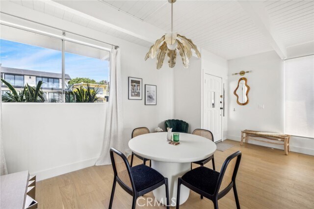 989 La Mirada St