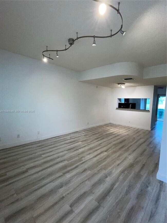 Photo - 207 Mallory Ct