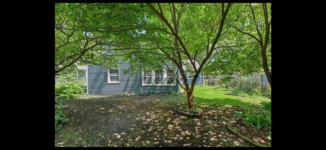 1103 S Cottage Grove Ave