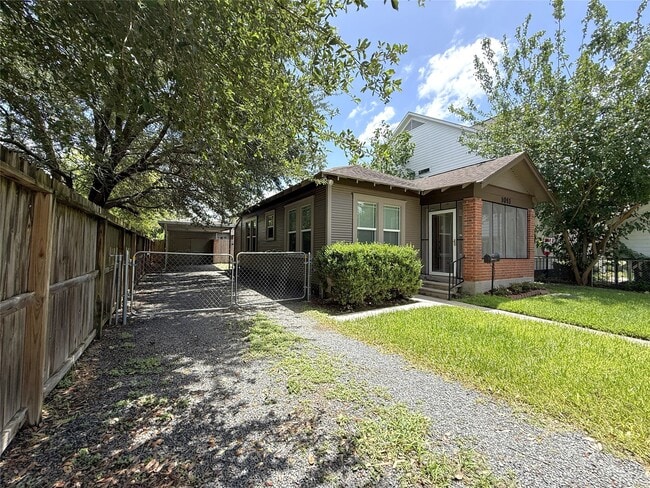 Photo - 1011 Nadine St