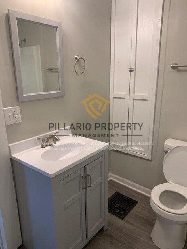 Photo - 1017 W 33rd St Unidad 1017 W 33rd St. B