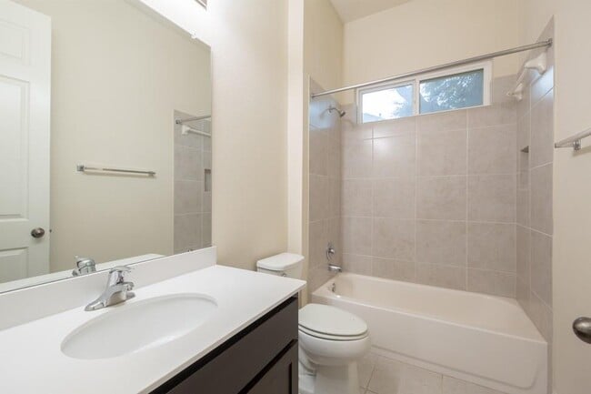 Photo - 14928 Iveans Way