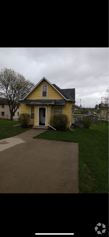 Building Photo - 1206 Elm St Rental