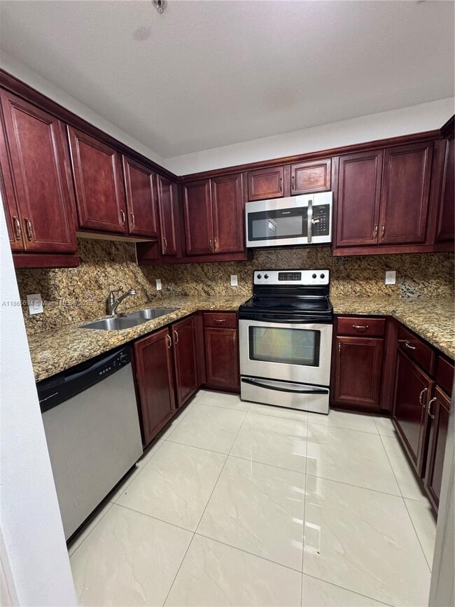 Photo - 5271 SW 8th St Unidad 412
