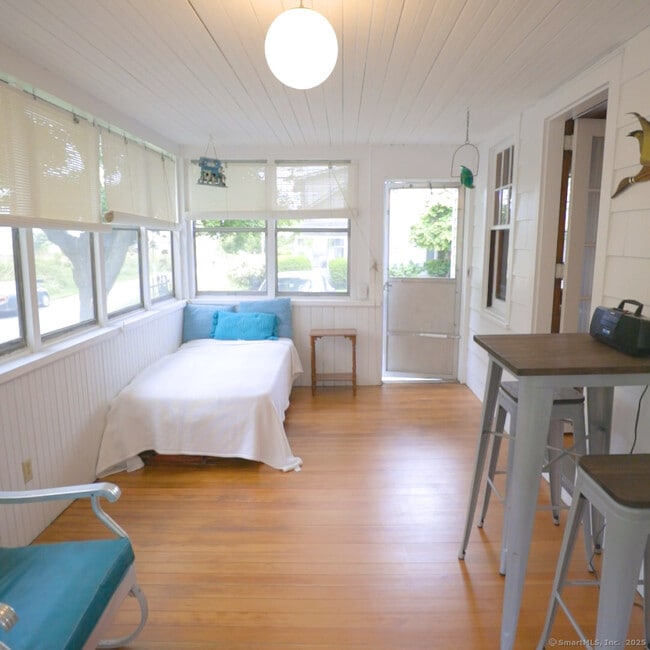 Photo - 31 Meriden Rd