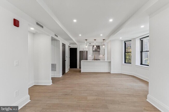 Photo - 135 S 19th St Unidad 308