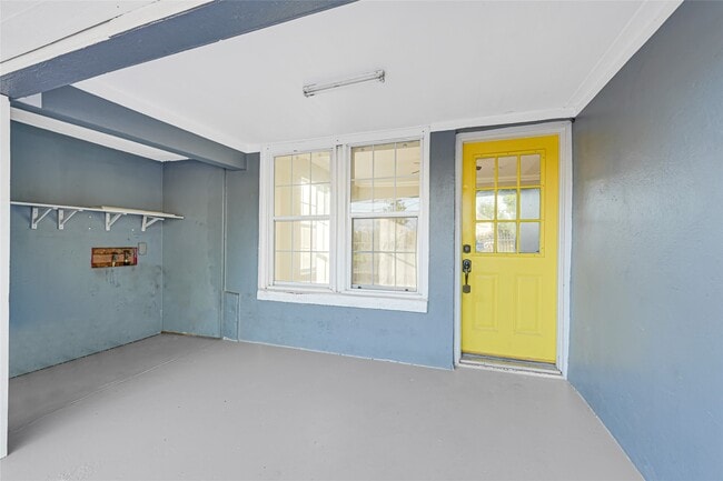 Photo - 2331 Delafield St