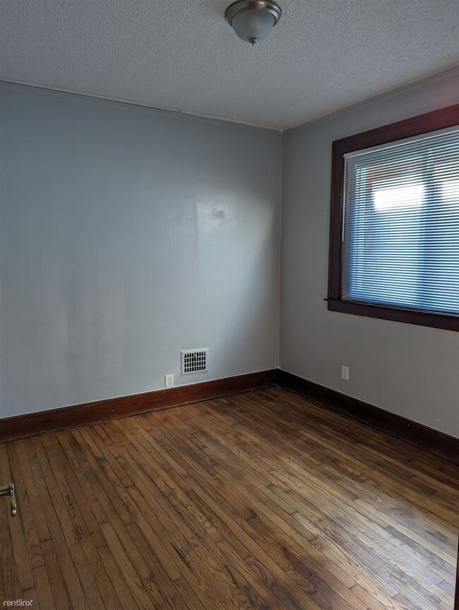 Photo - 5 br, 2 bath House - 1709 Central St