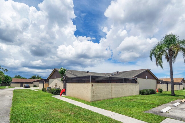 Building Photo - 4757 Sunny Palm Cir