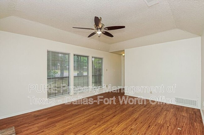 Photo - 7527 Windhaven Rd