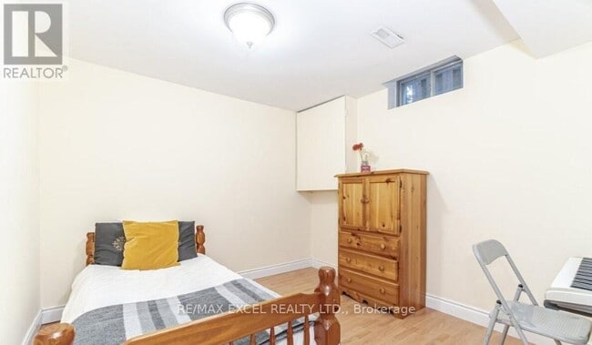 Photo - 202 Nahani Way