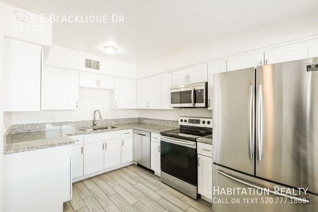 Building Photo - 3749 E Blacklidge Dr