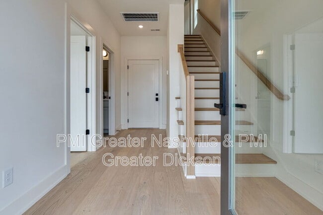 Photo - 537 Midnight Way