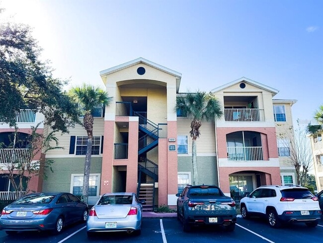 Building Photo - 1919 Summer Club Dr Unit 309